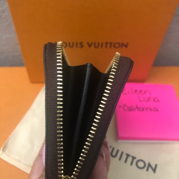 ❌Sold❌ 𝗕𝗡𝗪𝗧 𝘇𝗶𝗽𝗽𝘆 𝗰𝗼𝗶𝗻 𝗽𝘂𝗿𝘀𝗲 - Picture 6 of 15